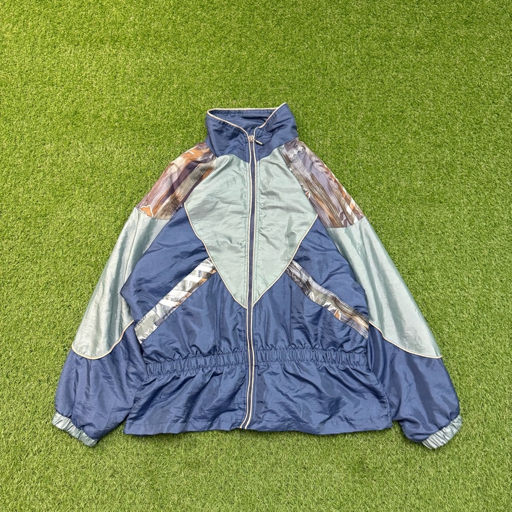 Women’s vintage windbreaker